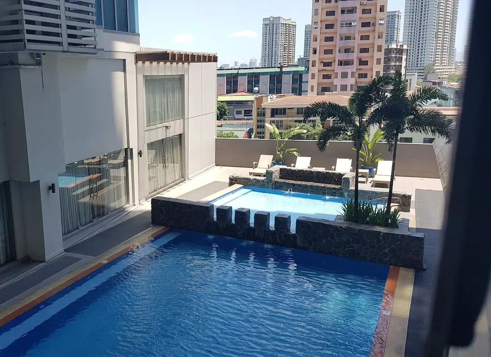 Cozy Pad in Heart of Makati HiSpeed WiFi
