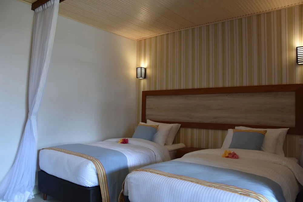 Starling Bird Resort