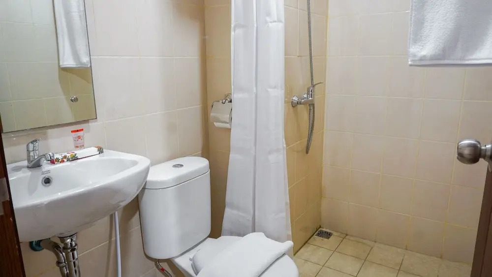 Capital O 2218 Sudirman Suites Near RS Rajawali