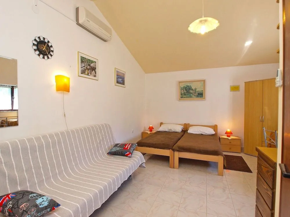 Apartment 535