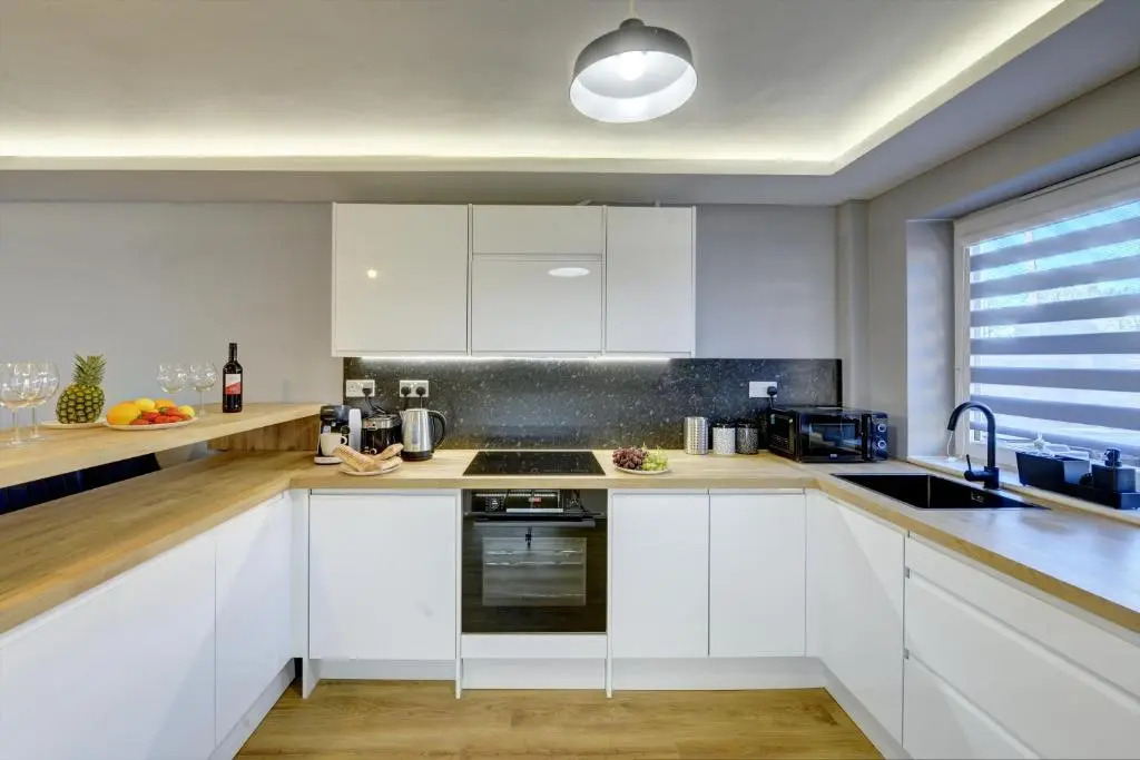 Modern 2BR House & Private Parking & Kid-friendly