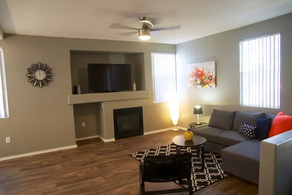 Safe, Quiet & Gorgeous Home 15 Minutes to Strip!