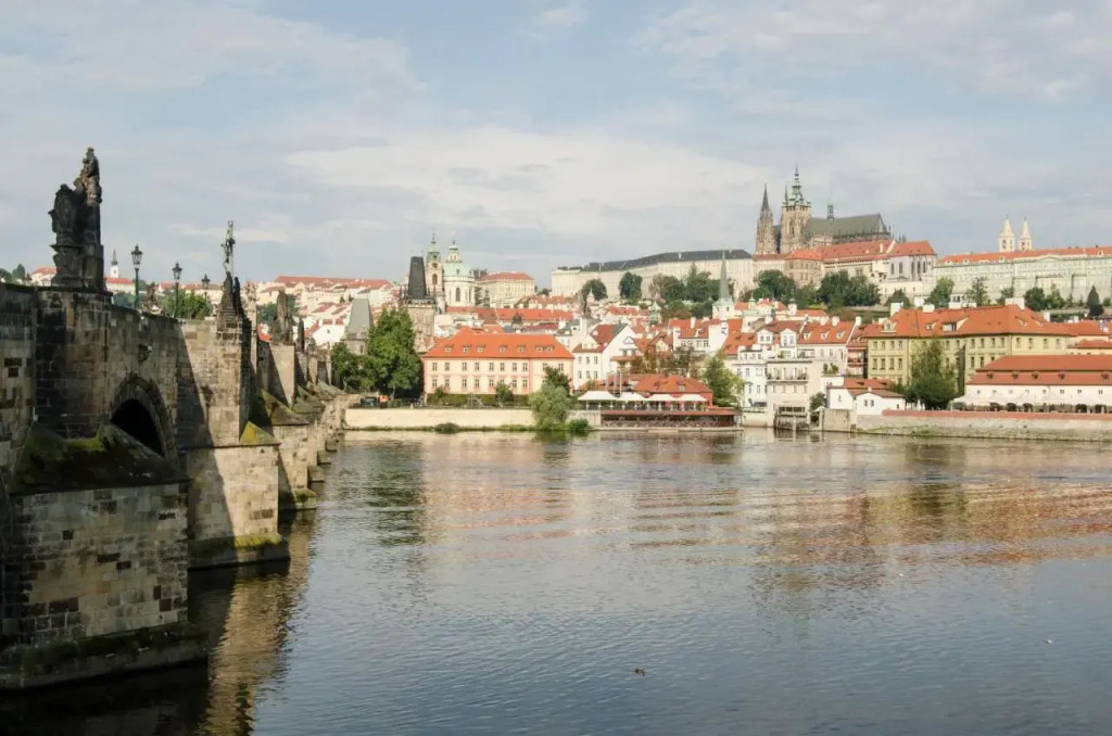 Unique Apartments 250m from the Charles Bridge