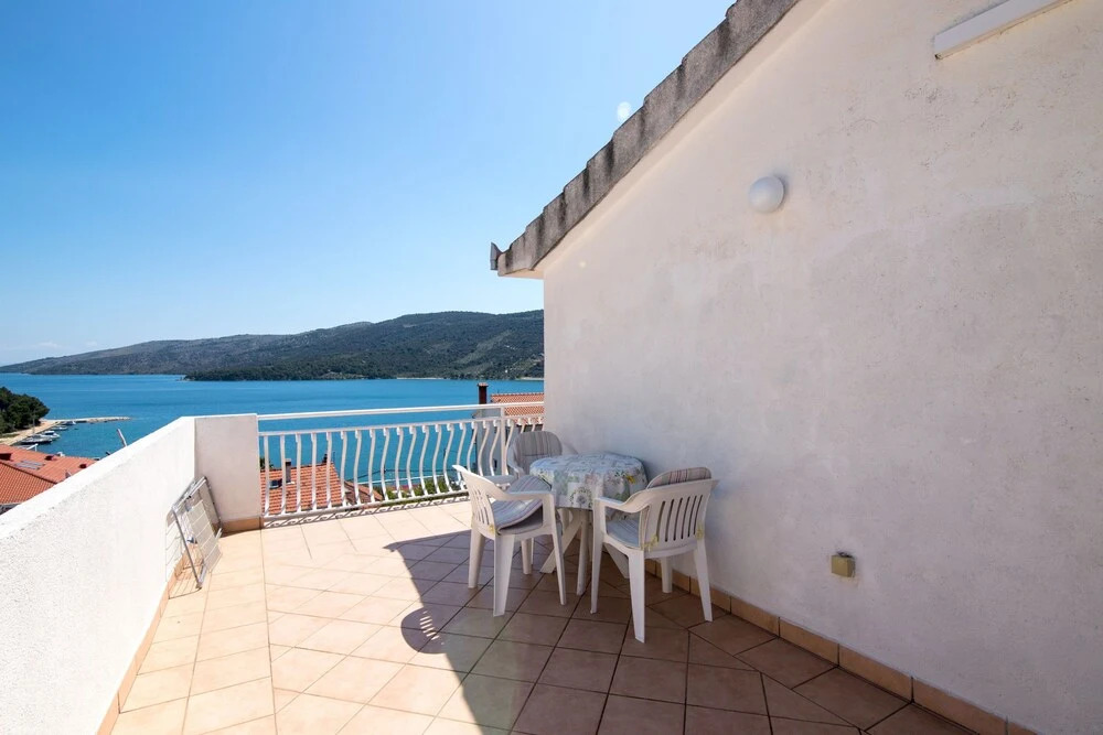 Apartments Jakov