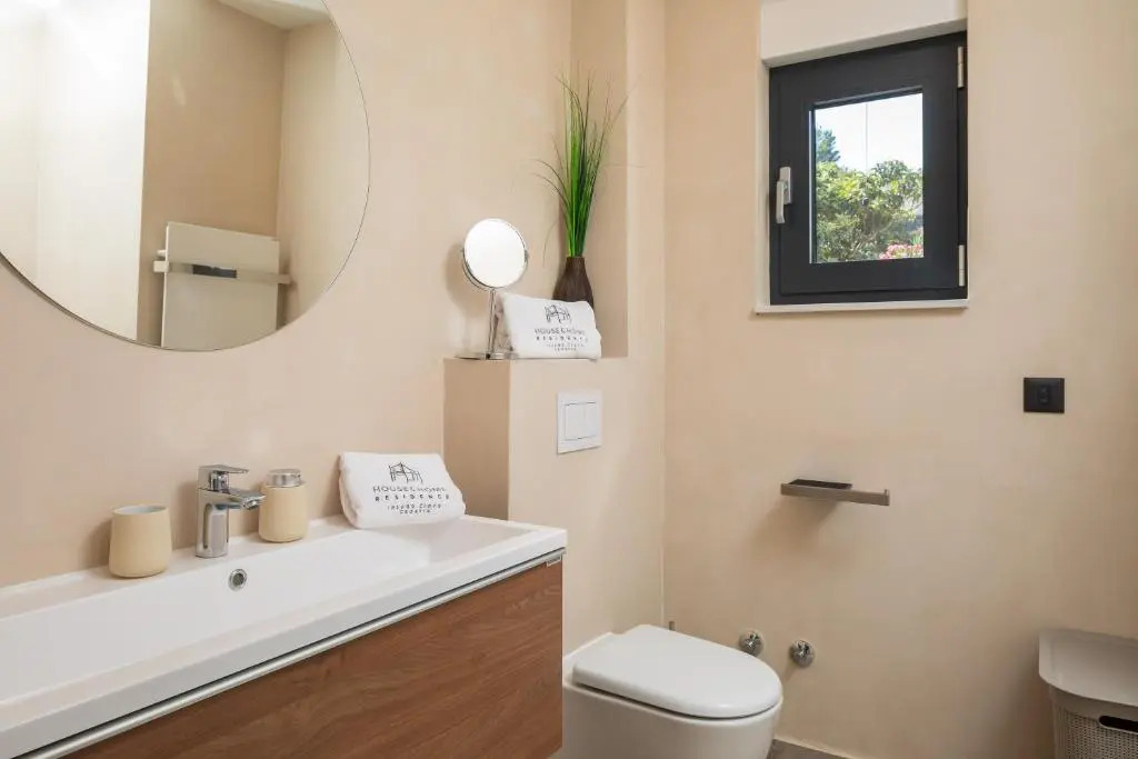 House & Home Slatine
