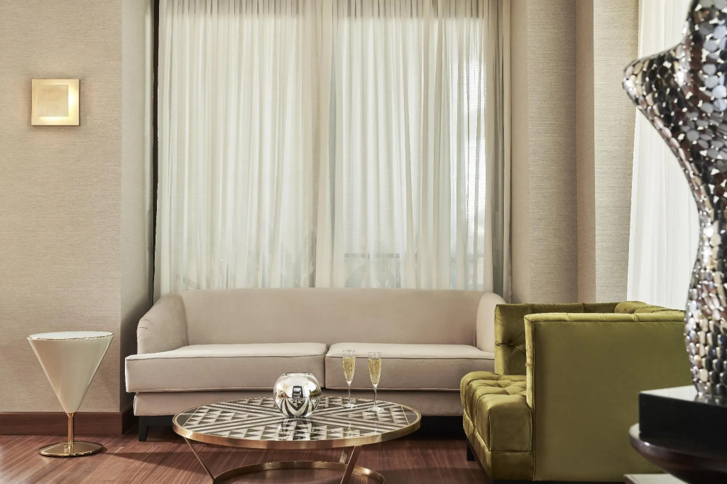 Bellevue On The Beach Suites