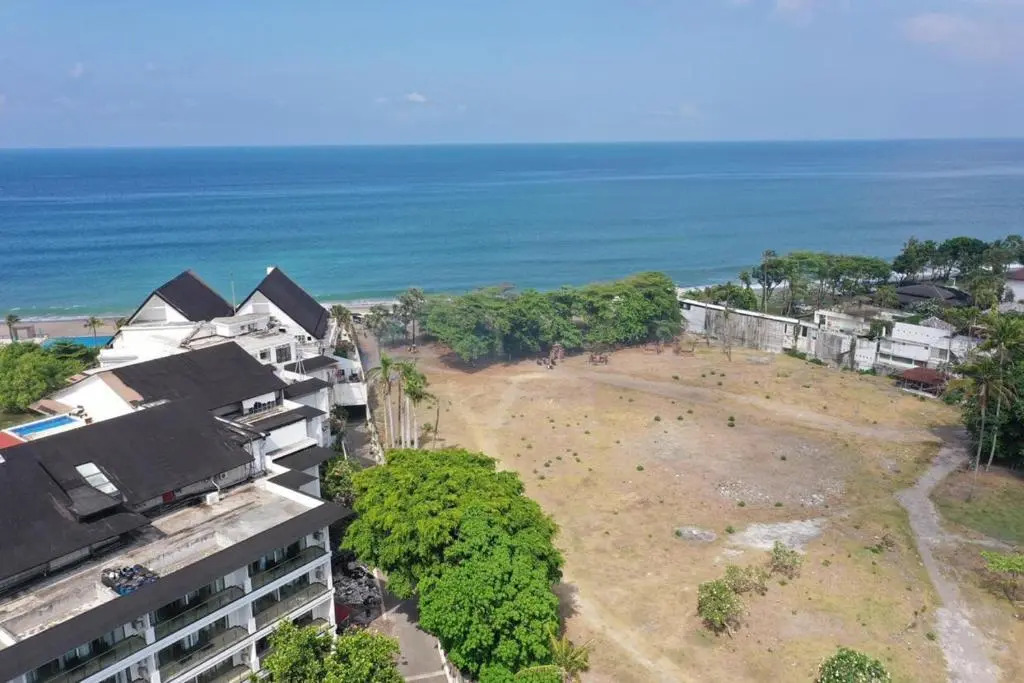 THE HIDDEN TREE CANGGU 100 meter to beach