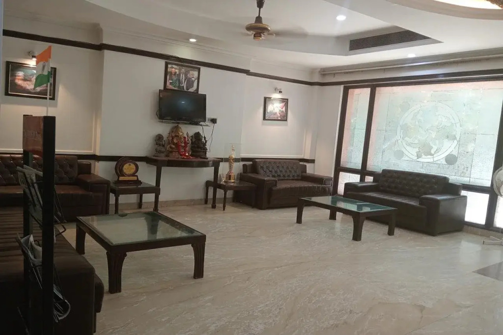 Hotel Panickers Residency - Near Ganga Ram & BLK Hospital - Karol Bagh