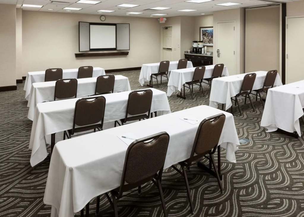 Hampton Inn & Suites Omaha-Downtown