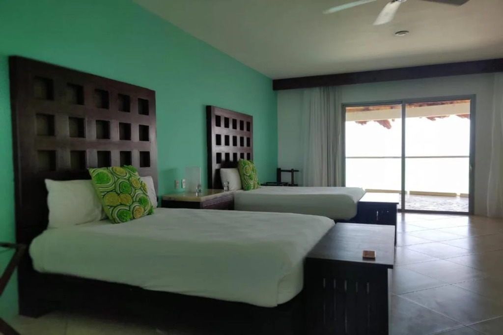 Casa del Puerto by MIJ - Beachfront Hotel