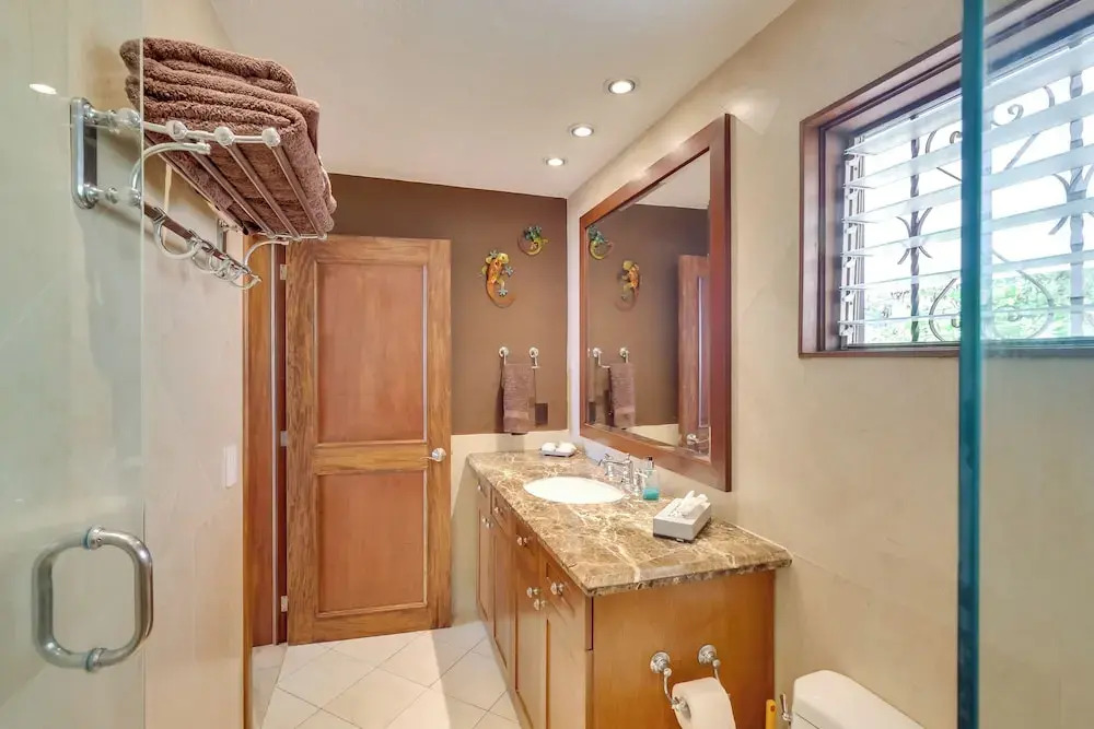 Resort Condo w/ Pool Access & Pacific Ocean Views