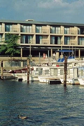 Channel Inn Hotel