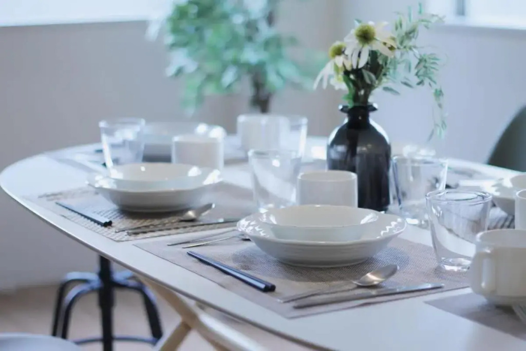bHOTEL246 Large 2BR Apt 10PPL near Peace Park 301