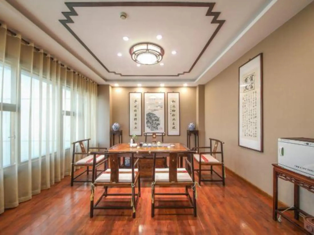Qilin Hotel