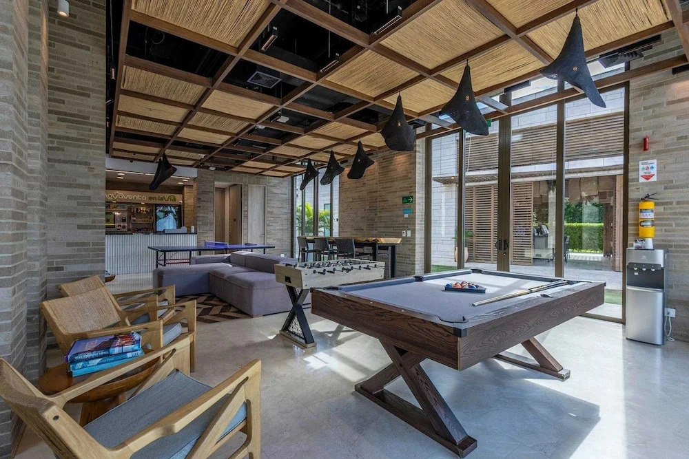 Luxe 2-br Ocean-view Apartment With Pool Gym Spa
