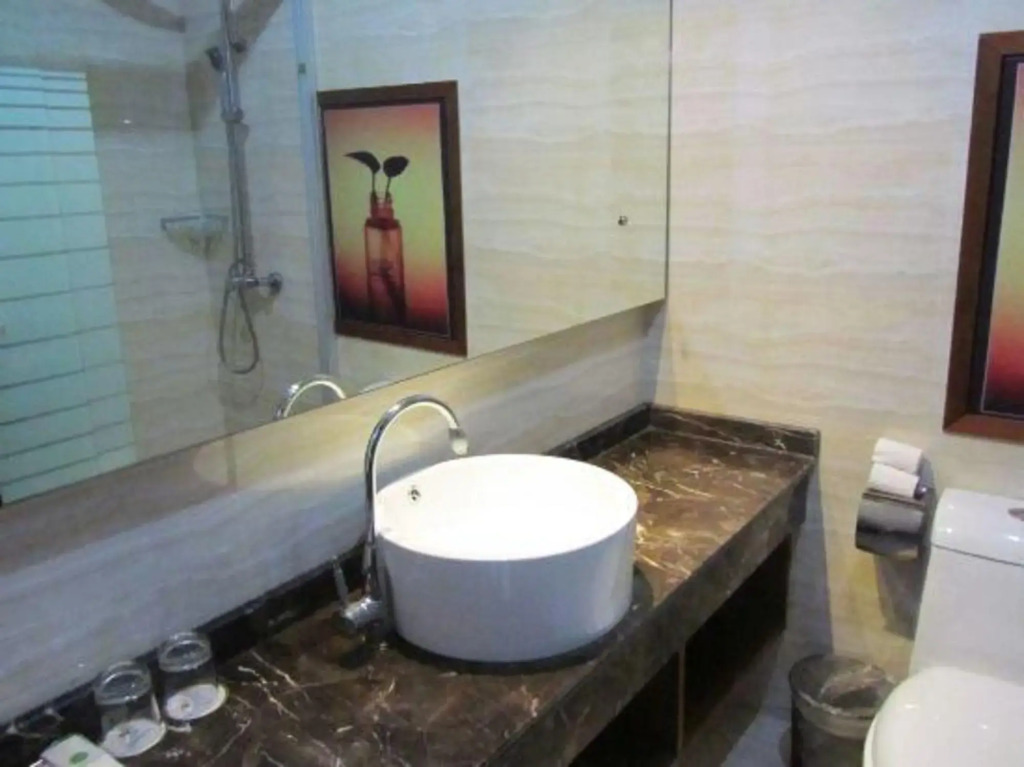 Jixi Dragon Holiday Hotel