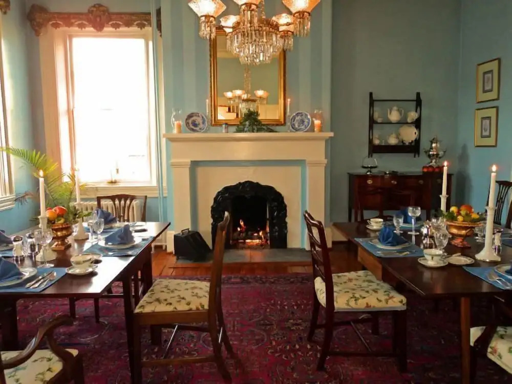 The Essex Inn