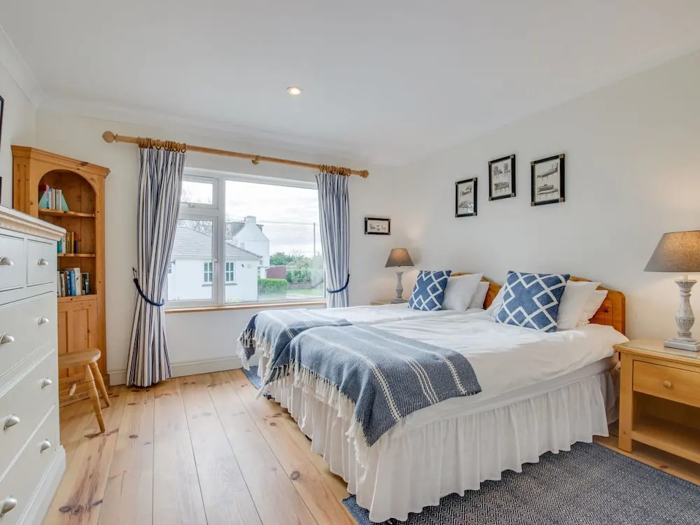 Beautiful, Detached Holiday Home With Open Fireplace and Large Garden in Cornwall