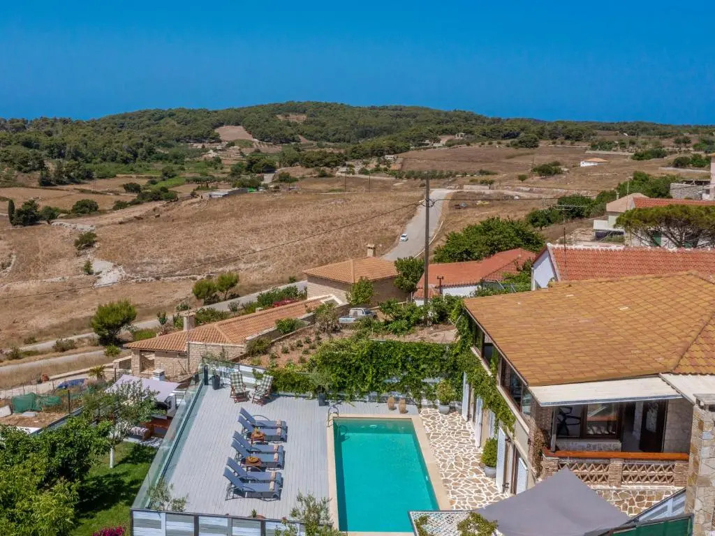 Villa Tramonto with Private Heated Pool, by ZanteWize
