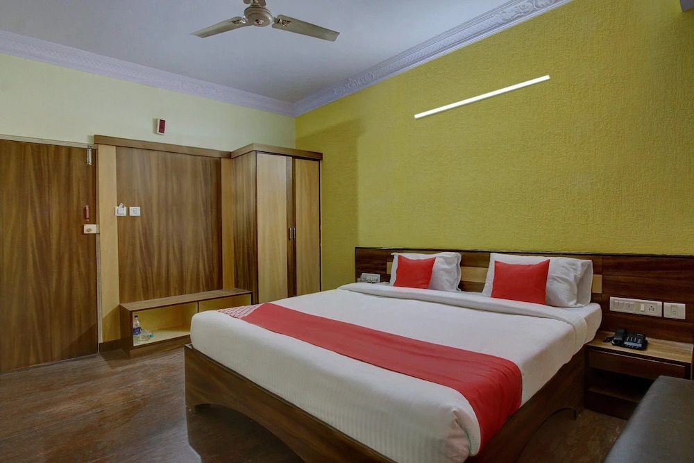 Hotel The Blue Ivy by OYO