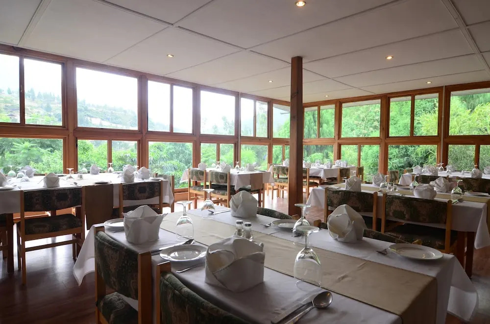 Himalayan Dragon'S Nest Hotel