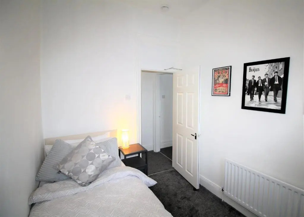 Large Period Property - Beautifully Refurbished