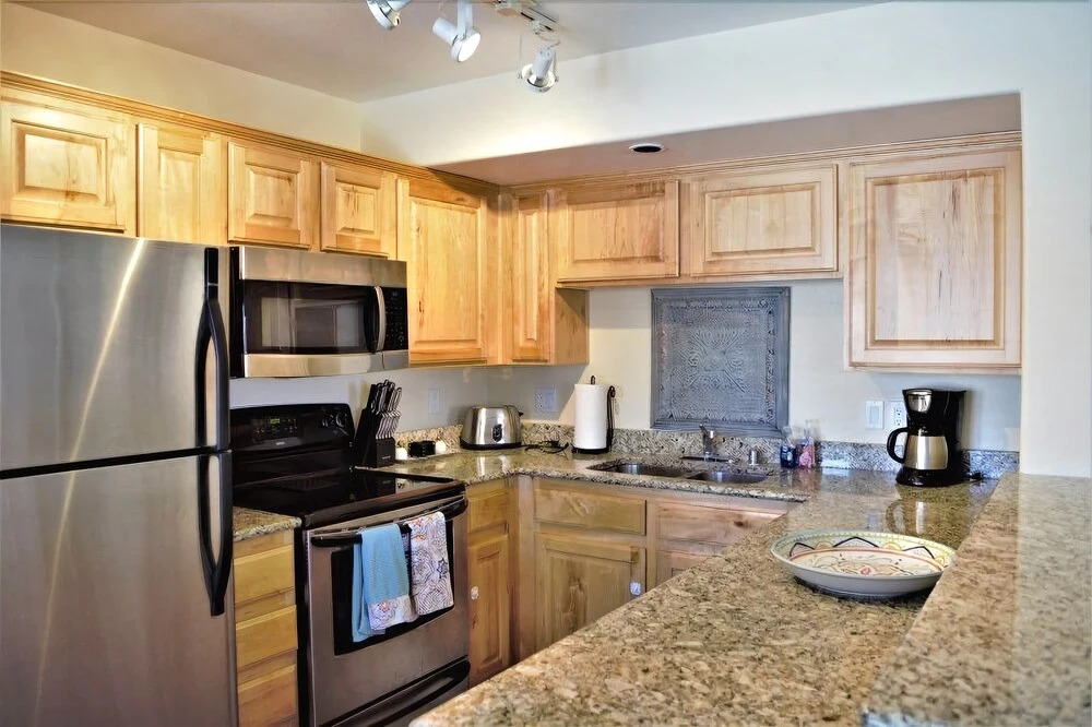 Tyler and Jessica Peterson 3 Bedrooms 2 Bathrooms Condo