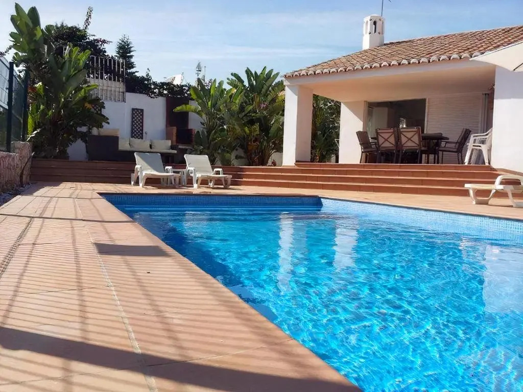 Villa 81 great spot Oura beach, Albufeira