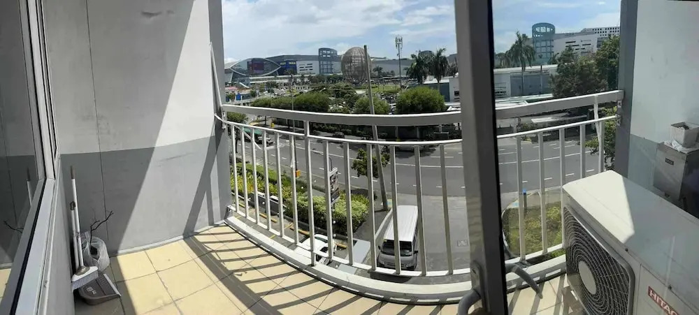 Scandi-inspired Pasay Apartment for Rent - Entire House With Balcony Facing MOA