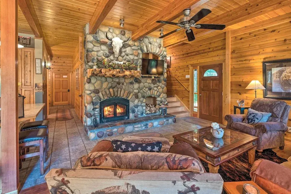 Secluded Leavenworth Cabin on Chiwawa River!
