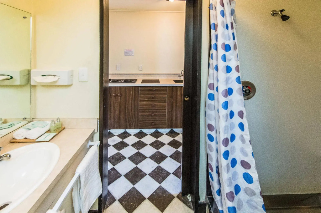 Burwood Manor Motel