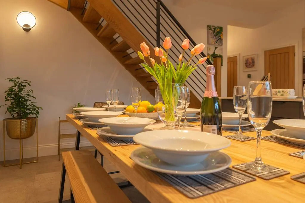 Escape 2 Unwind At The Parade, Accommodates 10
