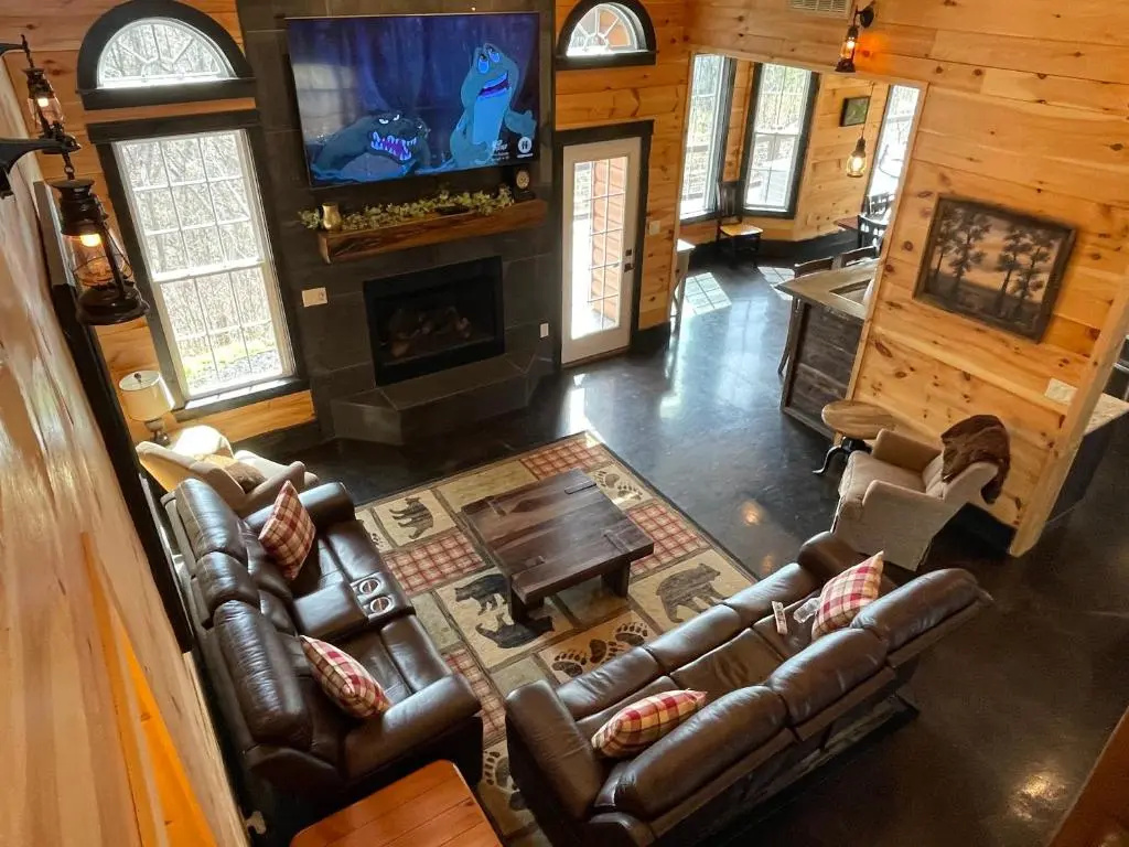 Built 2021 Private 6 Bedroom "Smoky View Mountain Cabin" Gatlinburg