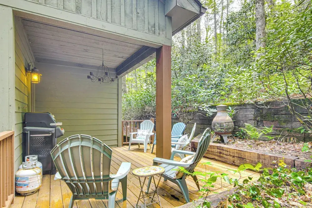 Cashiers Spring Cabin Near Waterfalls & Hiking