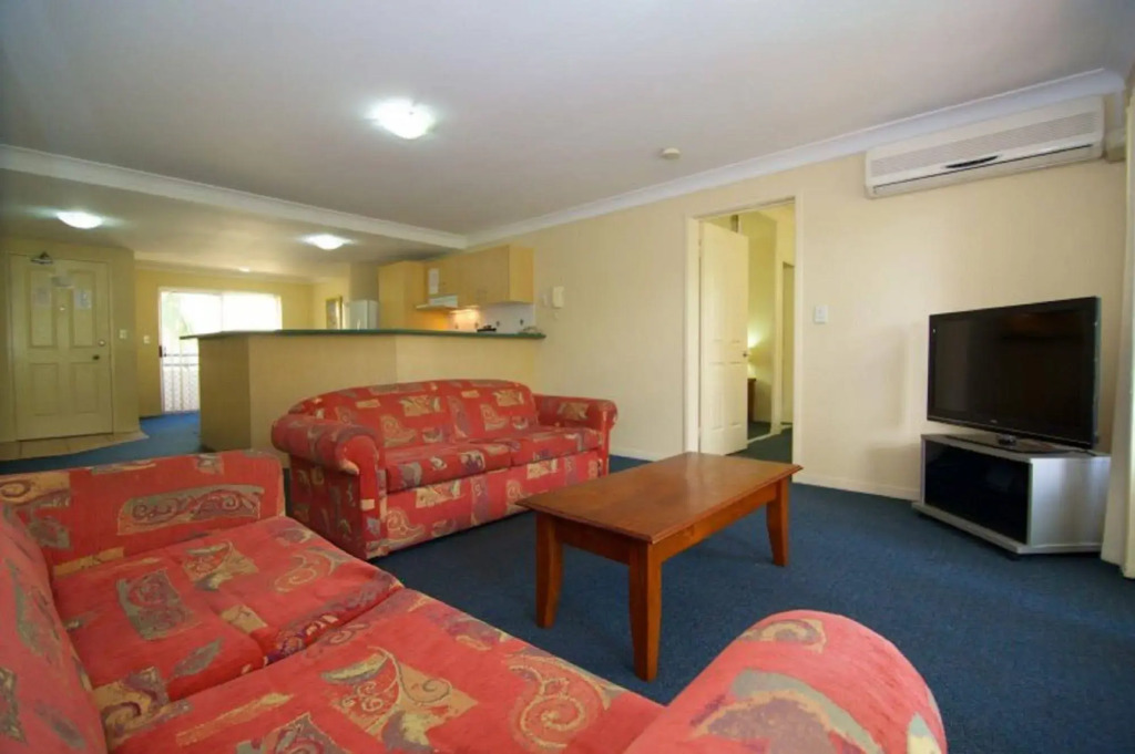 Blue Water Bay Luxury Villas - Southport