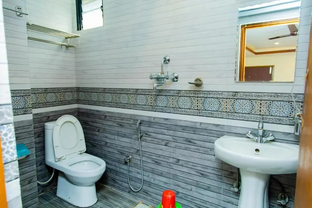 Hotel Everest Regency by OYO Rooms