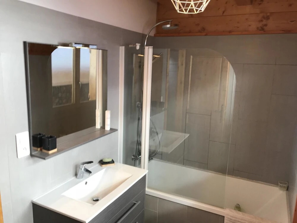 Chalet With 3 Bedrooms in Les Angles, With Wonderful Lake View and Fur