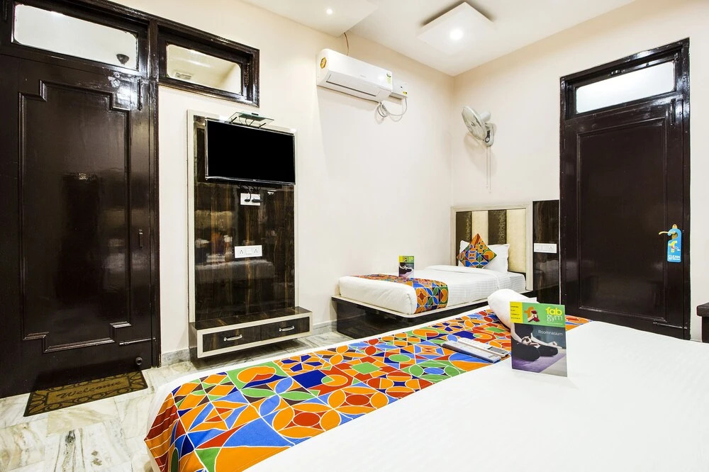 FabHotel Sant Homestay Golden Temple