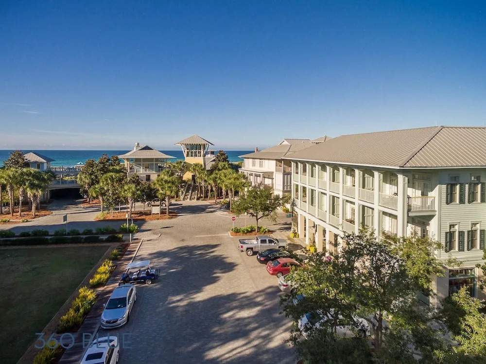 Watercolor - Park District 2-Bedroom Condos by 360 Blue