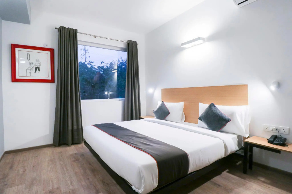 Super Townhouse Noida Sector 71 Near ISKCON Temple Noida