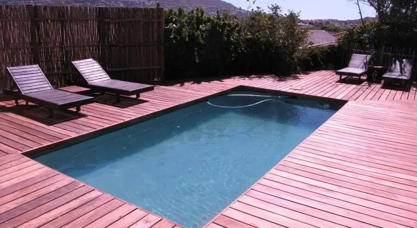 Clovelly Lodge Guest Apartments