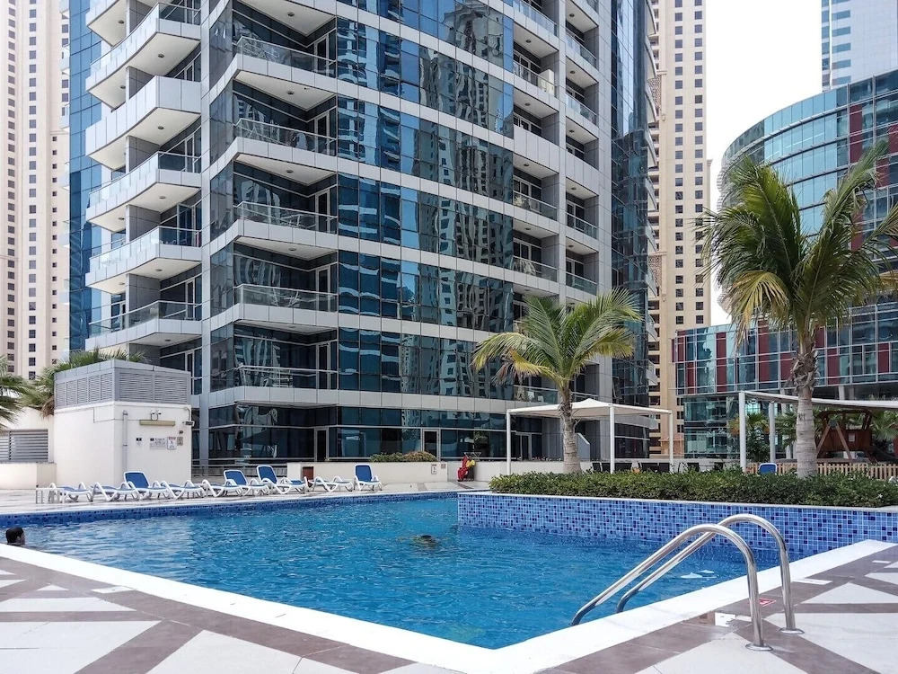 Panoramic 1BR Apartment In Dubai Marina