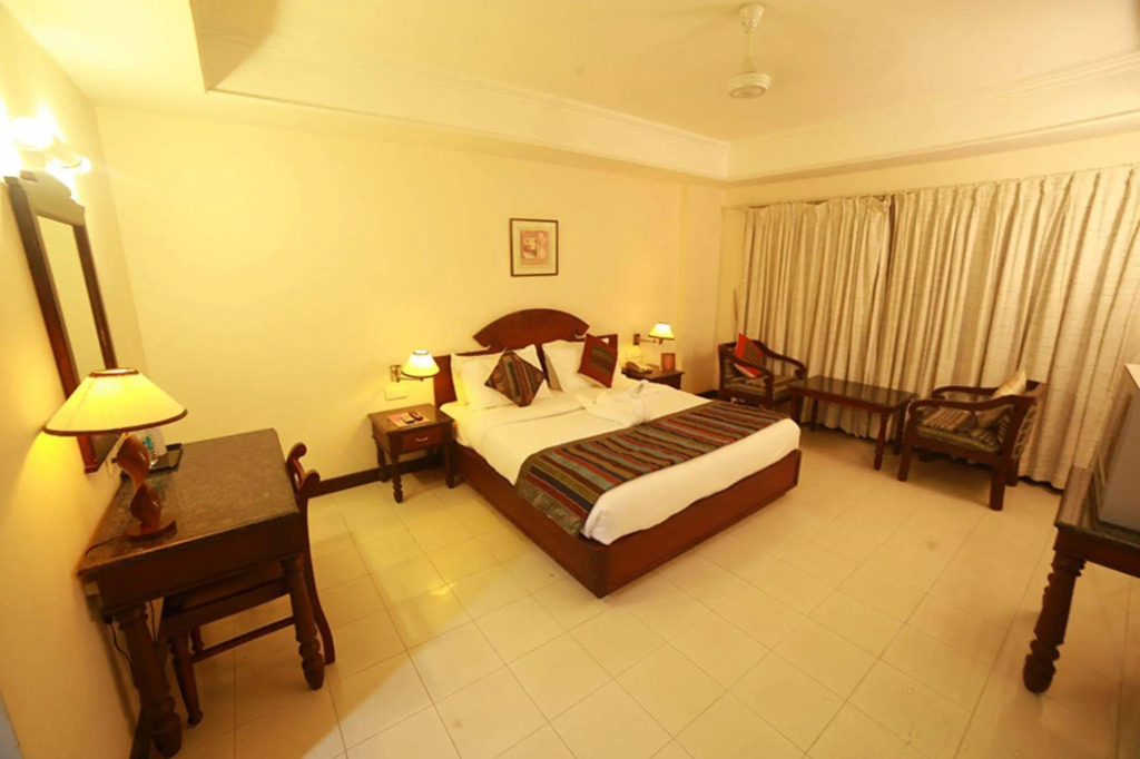 Hotel Kanoos Residency