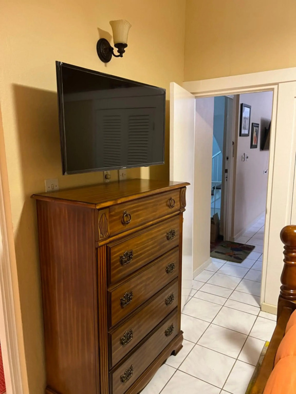Lovely Modern 1Bedroom overlooking Carribean Sea.