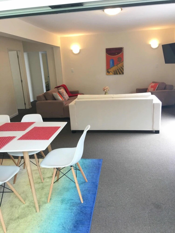 2 BR appartment on Park Hill