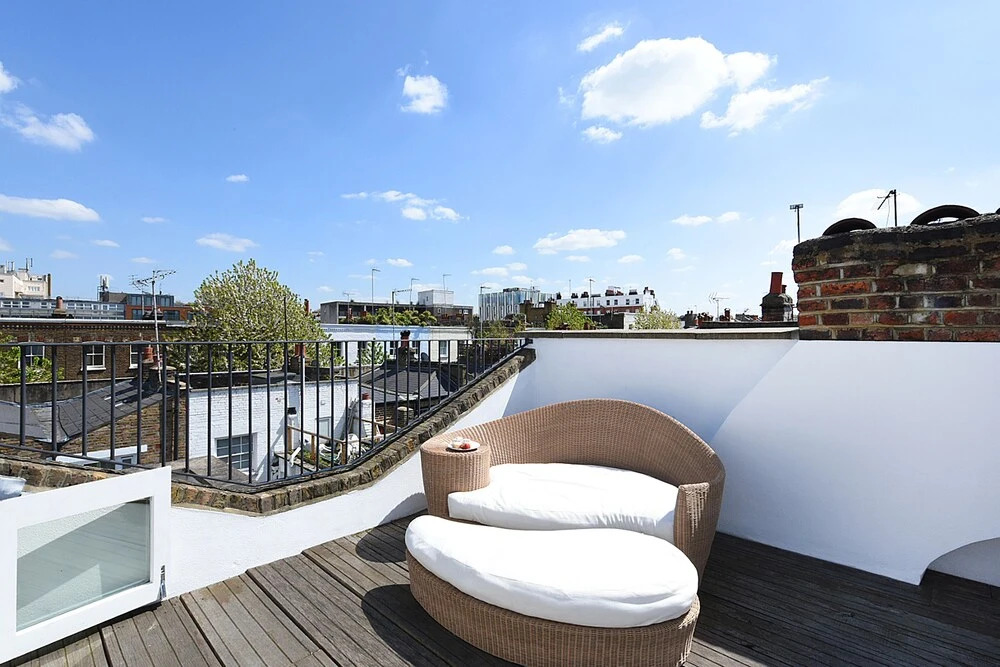Stylish 2BR Home in Notting Hill