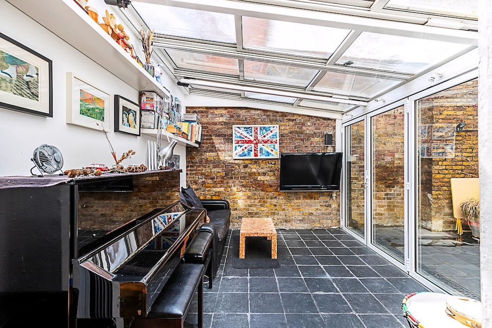 Stylish Mews Home in Kensington