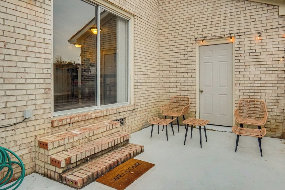 3BD Townhome w/ Patio, 3 Mi to Fort Bragg/liberty
