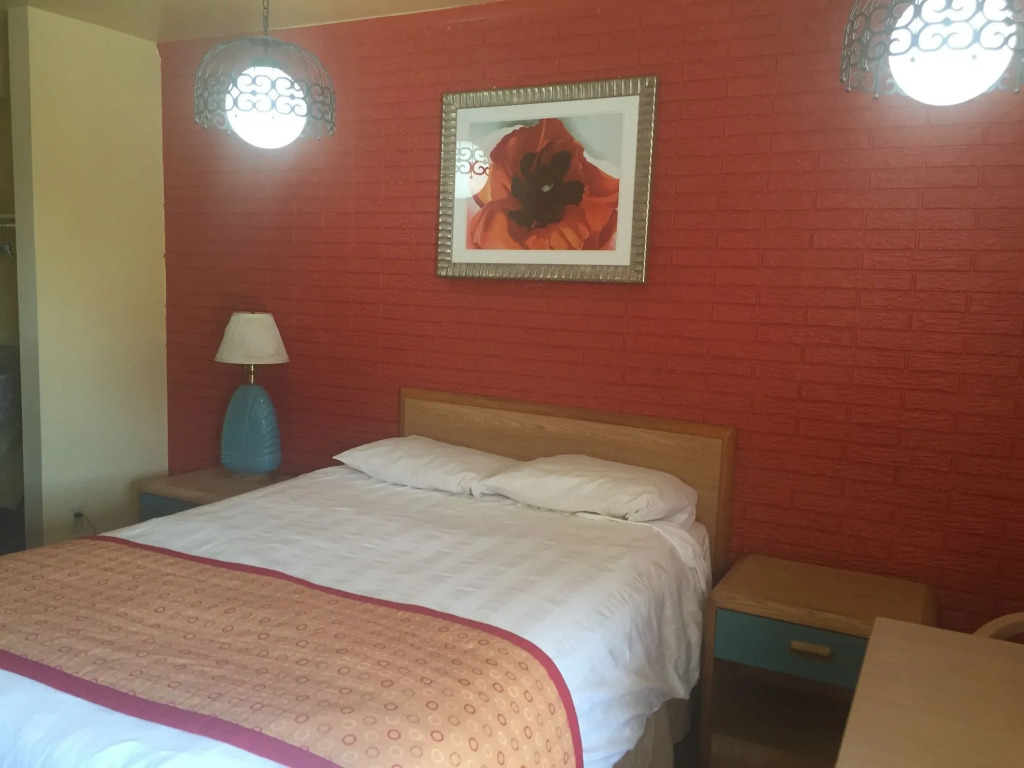 Economy Inn