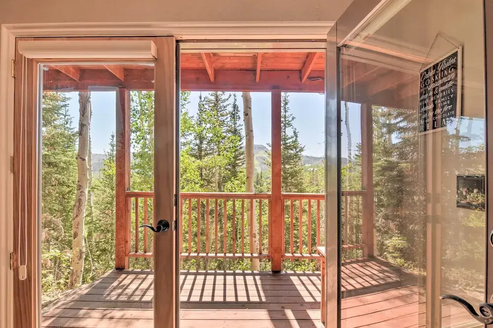 < 1 Mi to Brian Head Resort: Mtn-view Gem w/ Deck